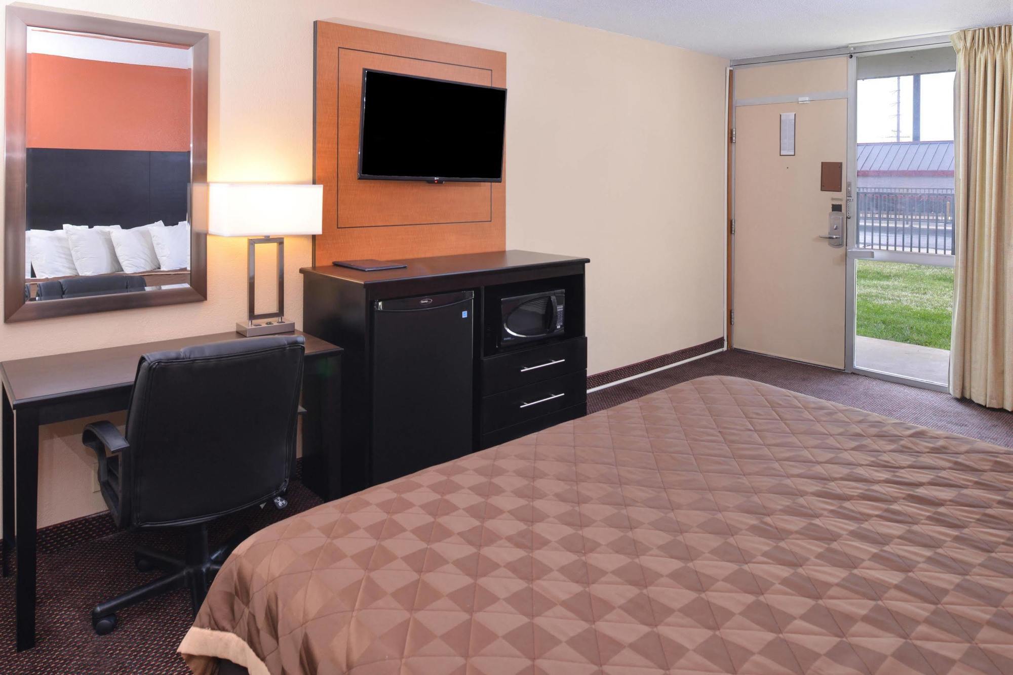 Americas Best Value Inn - Collinsville / St. Louis Exterior foto